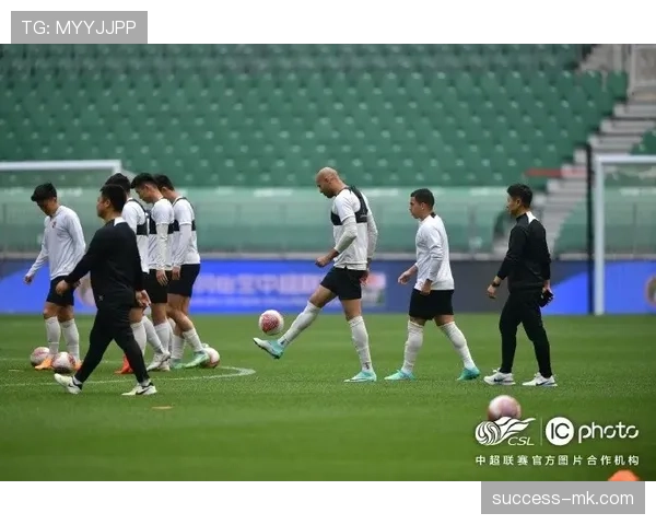 上海海港红队状态回暖，力克强敌斩获关键胜利